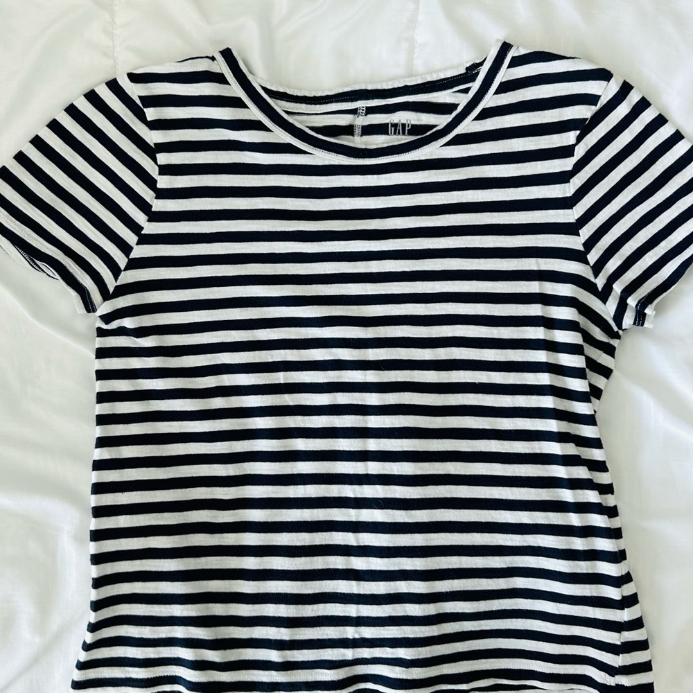 Gap Navy and White Striped T-Shirt
